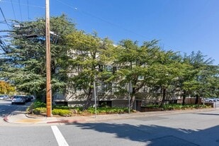 Building Photo - 2655 Edison St