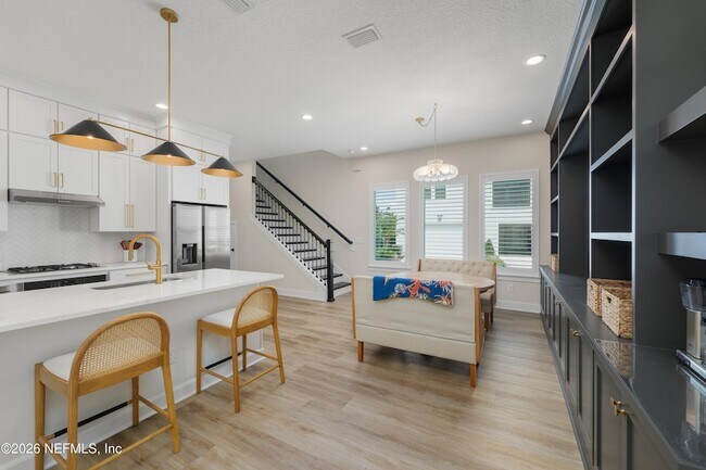 Building Photo - 16 Sewall Ln