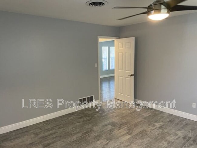 Building Photo - 7116 Nathan Ct