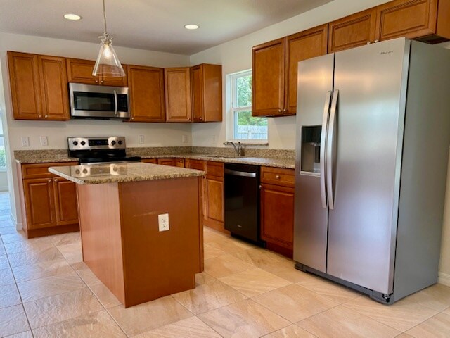Kitchen - 320 E 5th St