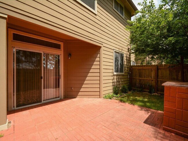 Building Photo - 4400 Switch Willo