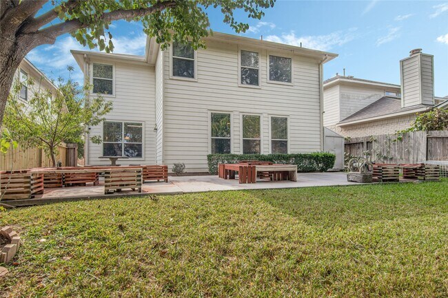 Building Photo - 16418 Pademelon Dr