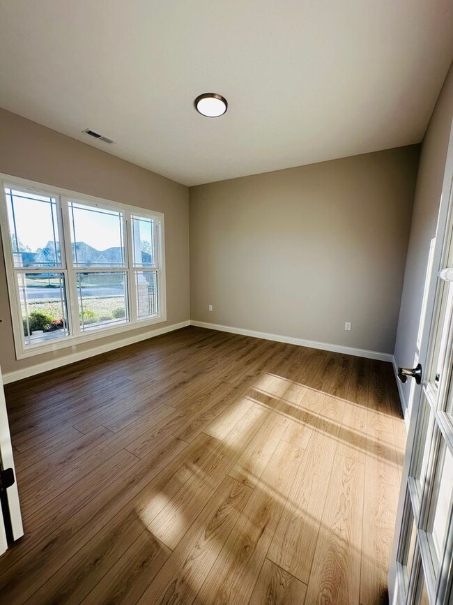 Building Photo - 1970 Petit Dr