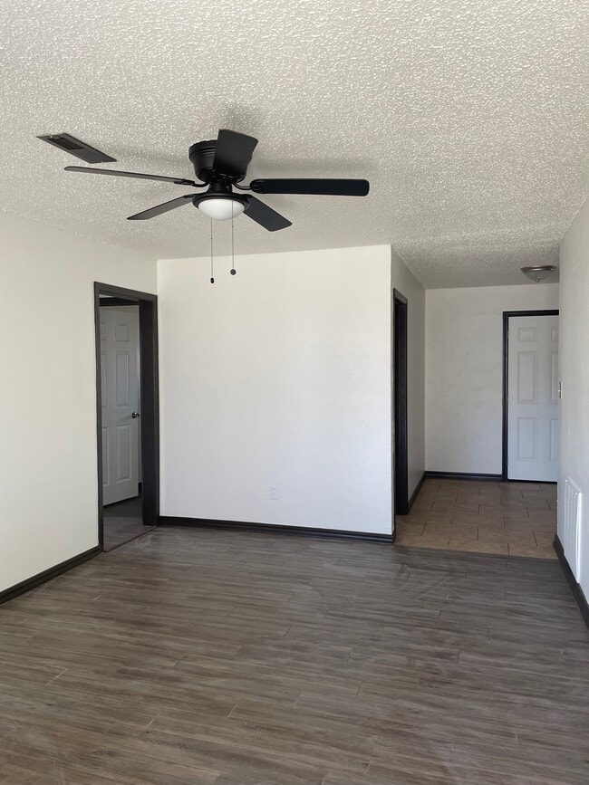 Building Photo - 1113 Berwyck Dr