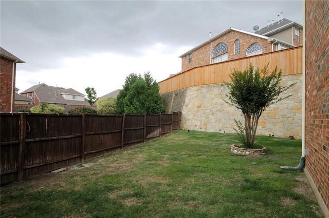Building Photo - 9128 Oleander Way