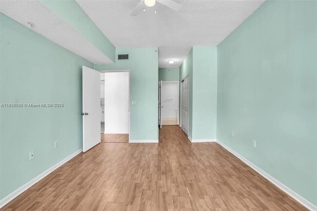 Building Photo - 6928 SW 39th St