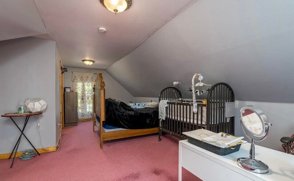 Building Photo - 415 8th St N