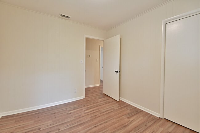 Building Photo - 1623 Ellison Ln SW