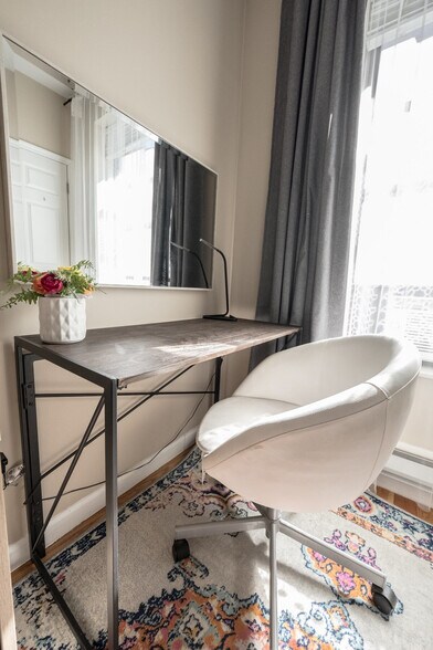 Building Photo - 5 W 101st St