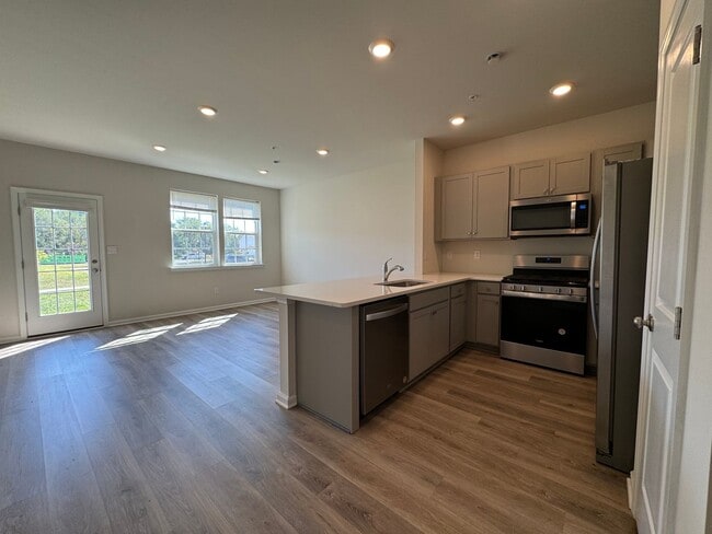 Building Photo - PARKLAND SCHOOLS- NEW CONSTRUCTION 3 BDRM ...