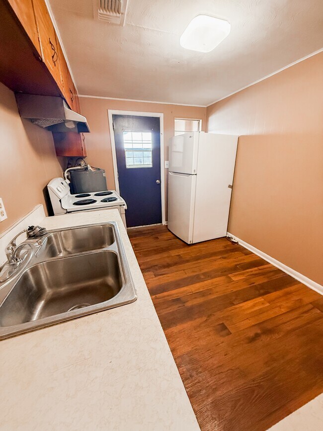 Building Photo - 1021 Griffin St