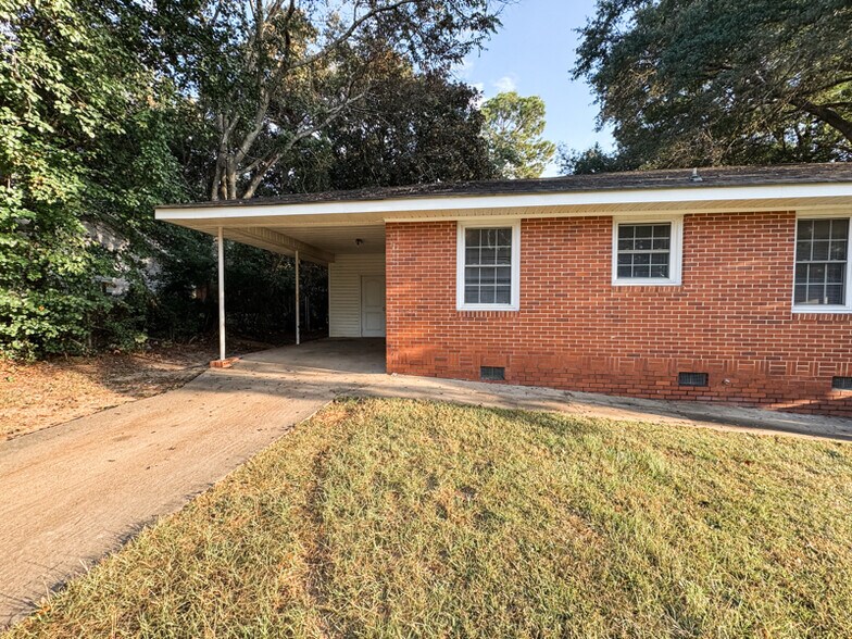 Building Photo - 504 Sunset Dr