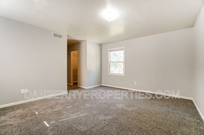 Building Photo - 1103 Searles Rd