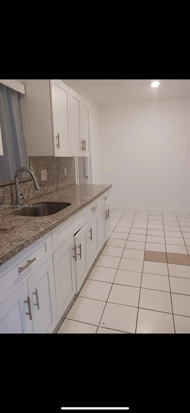 Primary Photo - 1183 NW 26th St