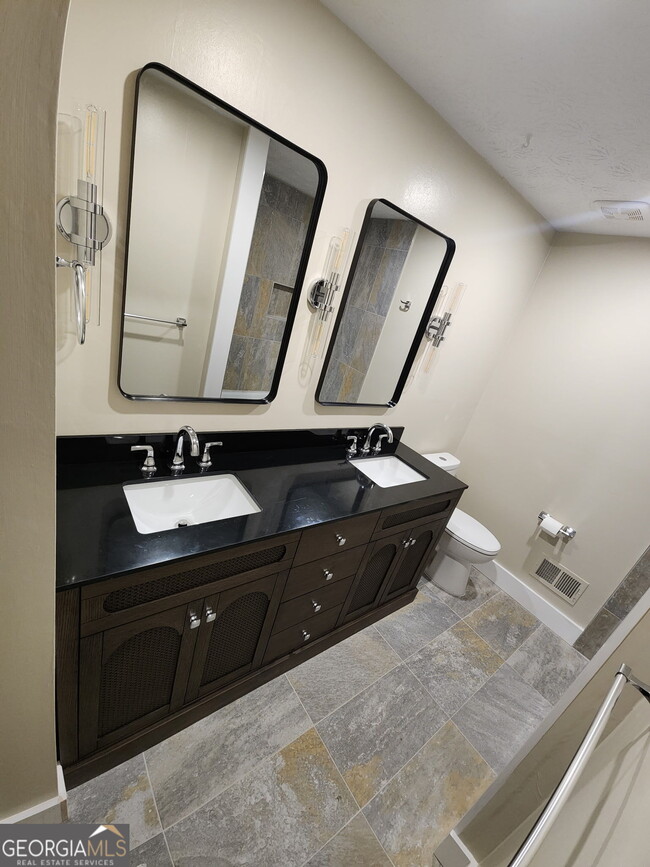 Building Photo - 5170 Lost Dutchman Dr