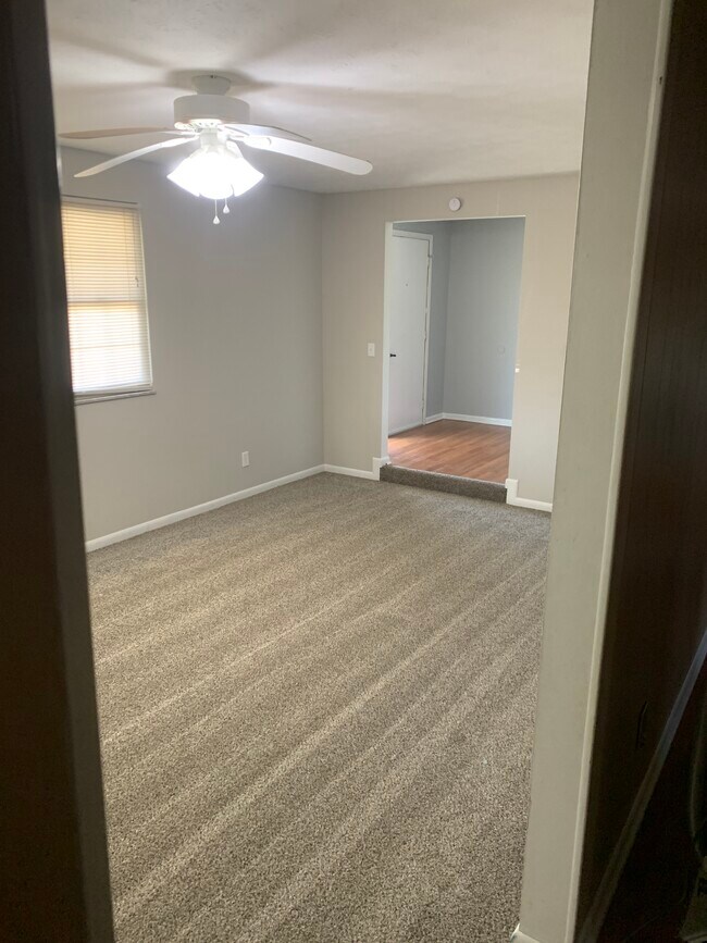 Building Photo - 1424 Town Hall Rd