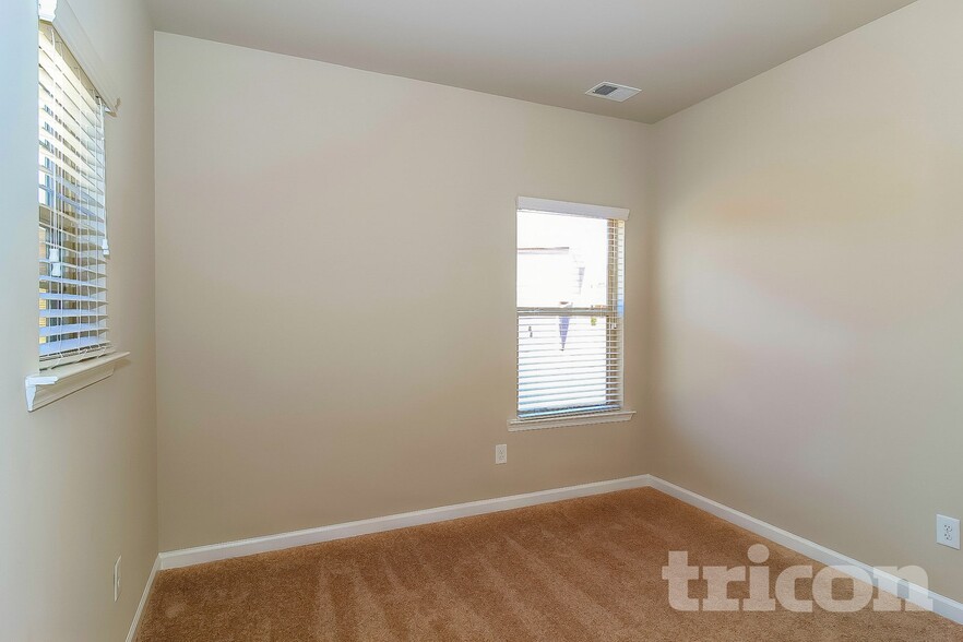 Building Photo - 5702 Pahaska Ct