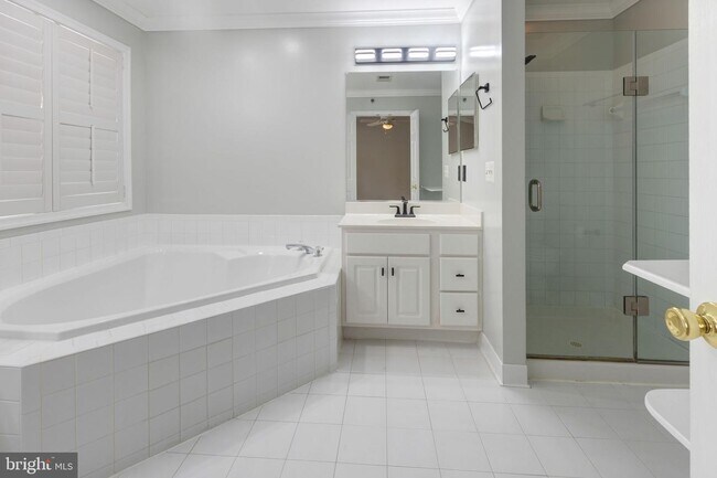 Building Photo - 434 Clayton Ln