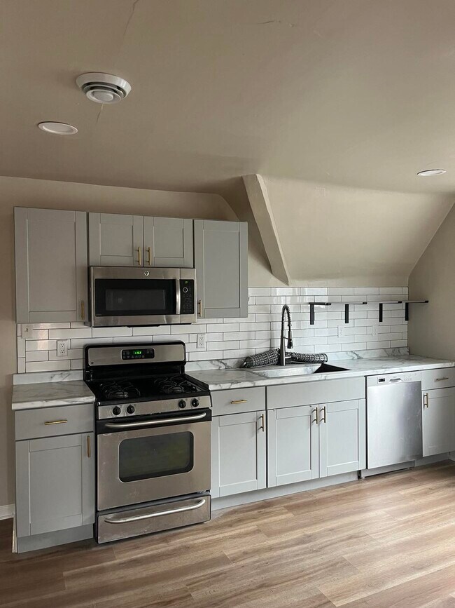 Updated paint color throughout the entire unit - 3073 N Pierce St