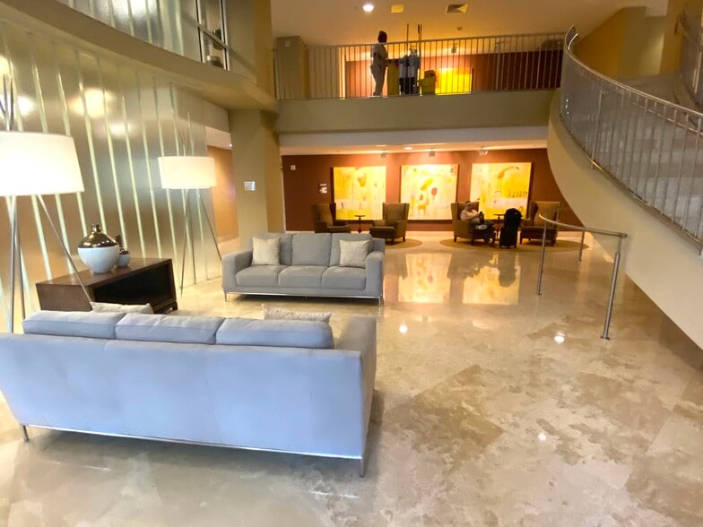 Lobby - 511 SE 5th Ave
