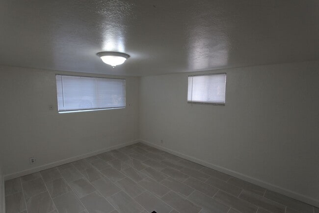 Building Photo - 1801 N East St