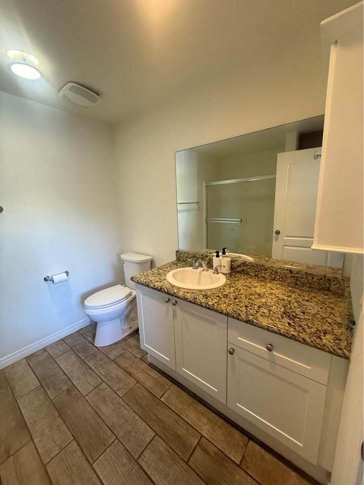 Building Photo - 17230 Newhope St