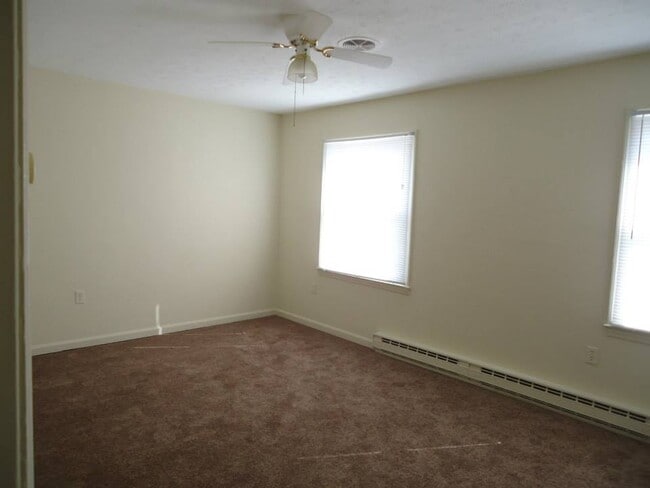 Building Photo - 146 Hackberry Dr