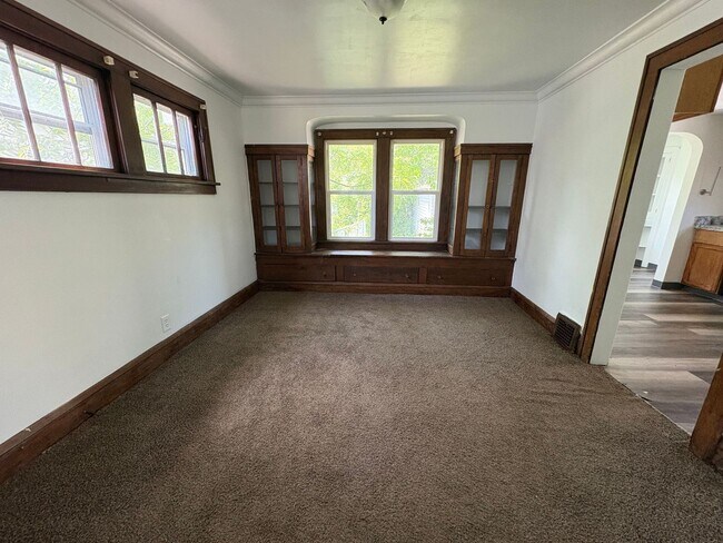 Building Photo - 5052 E 88th St