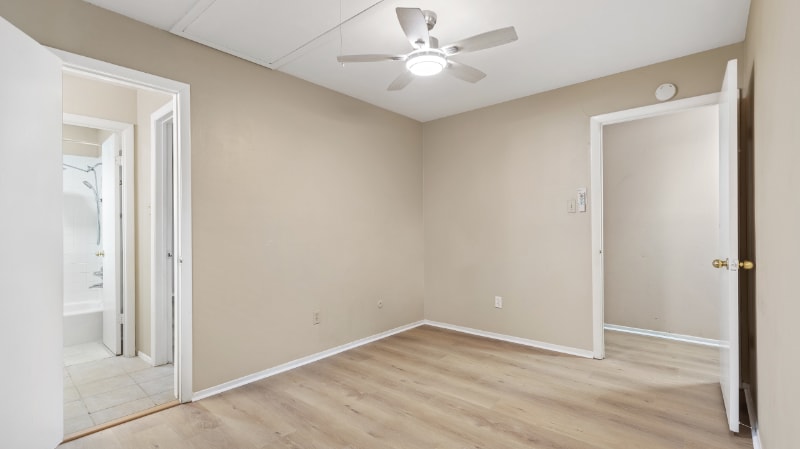 Building Photo - 10810 Sugar Hill Dr