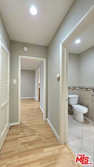 Building Photo - 1022 S Norton Ave