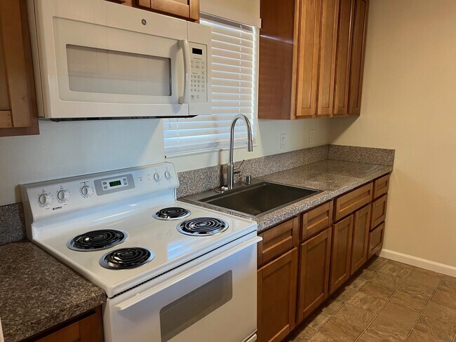 Building Photo - 36976 Mulberry St