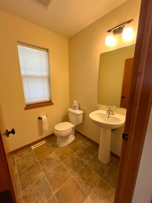 Building Photo - 6119 Arrowpoint Way