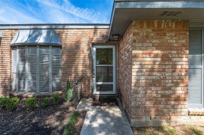 Building Photo - 503 Bellmar Ln