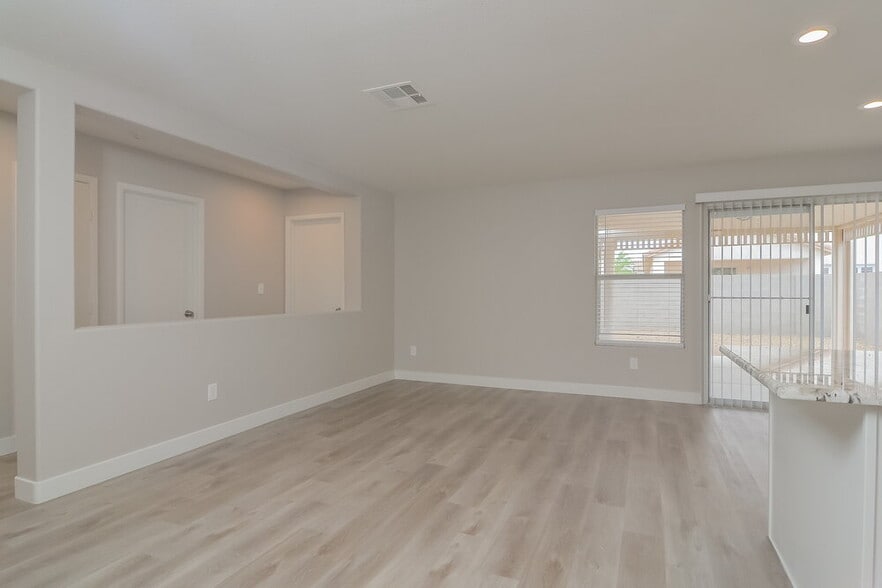 Building Photo - 705 Orchid Tree Ln