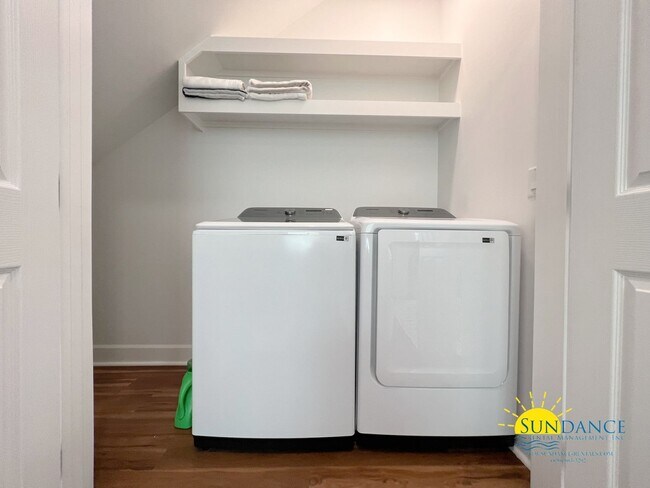 Building Photo - 4 Bedroom Sea Dunes Home just off 30A!