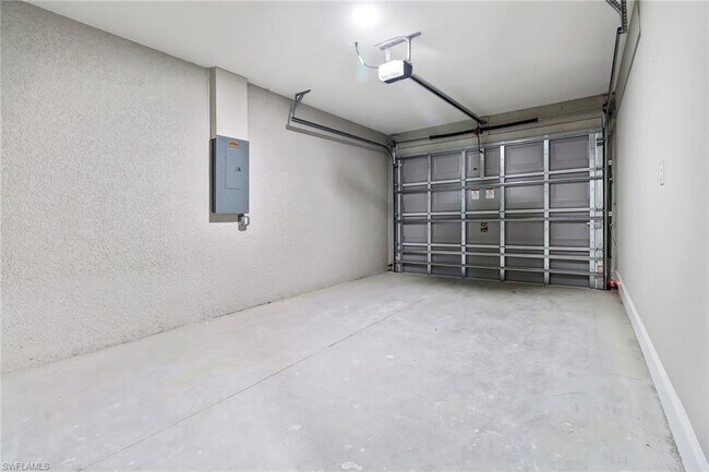 Building Photo - 2211 Kenneth Ave S