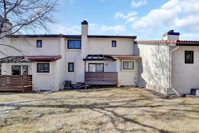 Building Photo - 7480 Alameda Ct