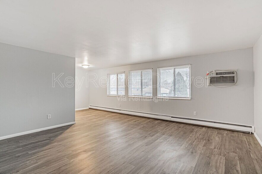 Building Photo - 1280 Zephyr St