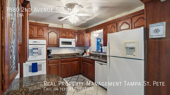Building Photo - ***Beautiful St Pete Waterfront Home***