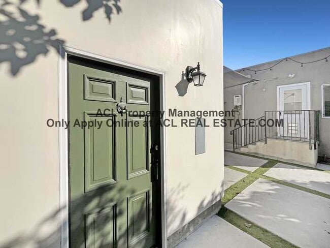 Building Photo - Beautiful, Modern and Affordable Studio Home For Rent