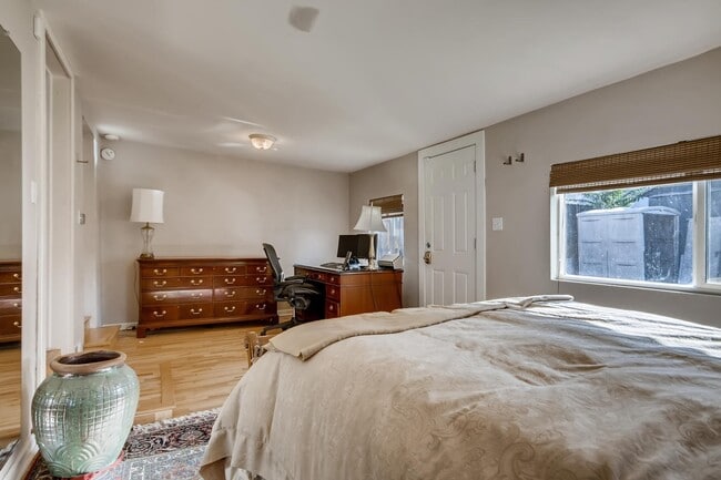 Building Photo - Cute Home In Fantastic Berkeley Location