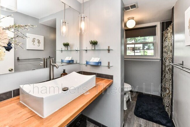 Building Photo - 7807 Suffolk Ct