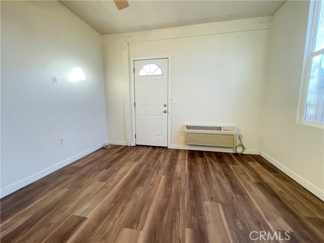 Building Photo - 1334 E Brockton Ave