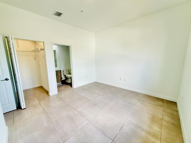 Building Photo - 1295 W 69th St