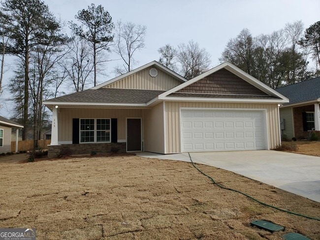 Building Photo - 115 Pinehurst Ct