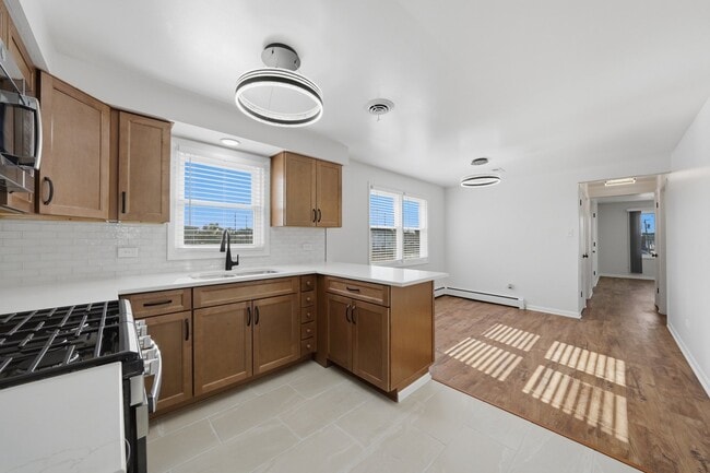 Building Photo - 4510 W 55th St