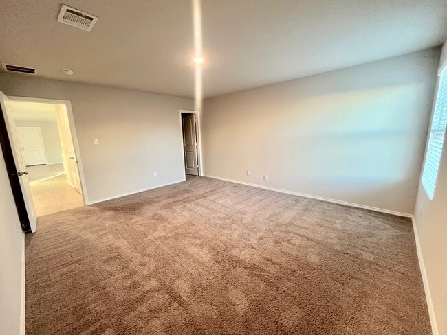 Building Photo - 10631 Varmus Dr