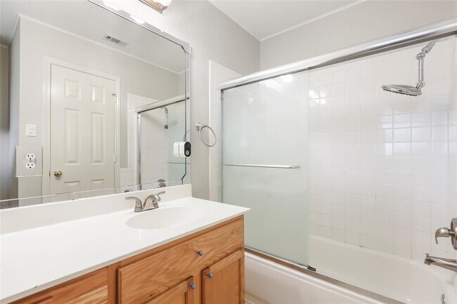 Building Photo - 15204 Drusilla's Dr