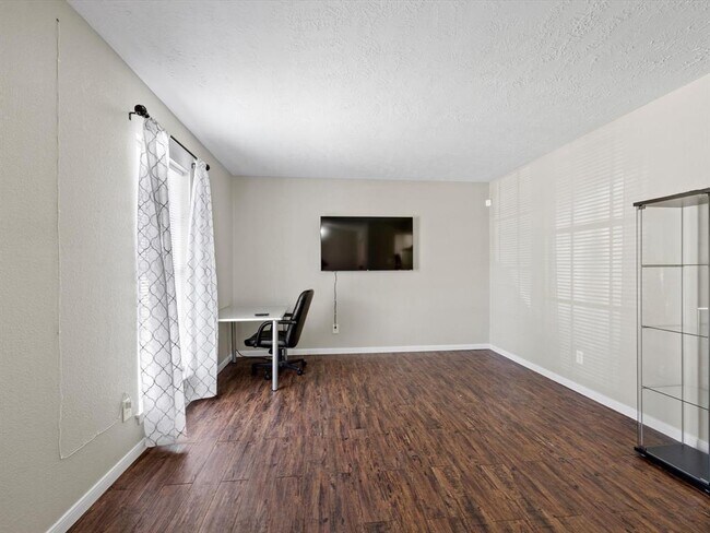 Building Photo - 9021 Gaylord Dr