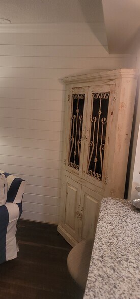 Building Photo - 1830 Robalo Dr